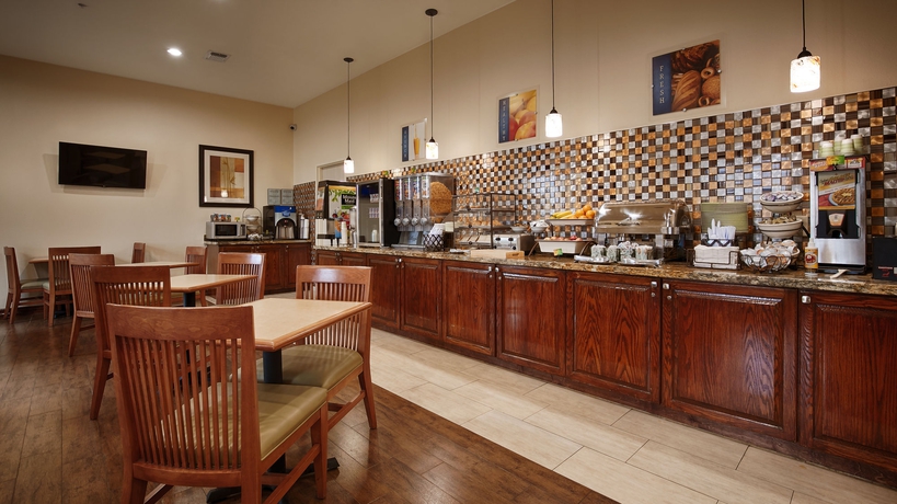 Imagen del bar/restaurante del Hotel Best Western Plus Hobby Airport Inn and Suites. Foto 4