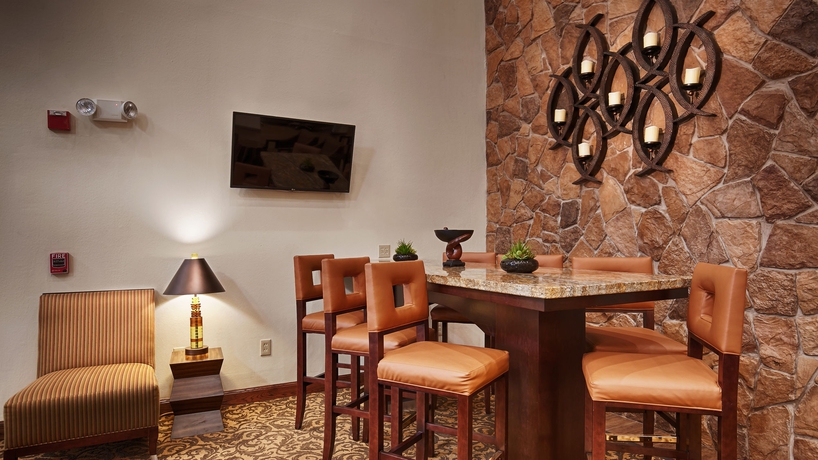 Imagen de los interiores del Hotel Best Western Plus Hobby Airport Inn and Suites. Foto 12