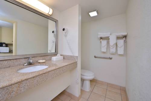 Imagen de la habitación del Hotel Best Western Plus Holiday Sands Inn and Suites. Foto 8