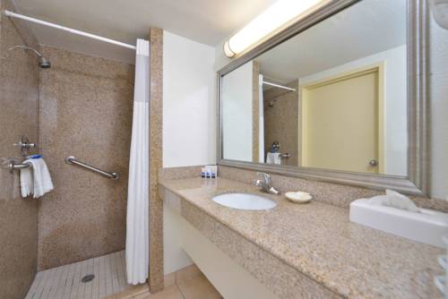 Imagen de la habitación del Hotel Best Western Plus Holiday Sands Inn and Suites. Foto 9