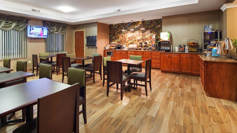 Imagen del bar/restaurante del Hotel Best Western Plus Hopewell Fort Lee. Foto 5