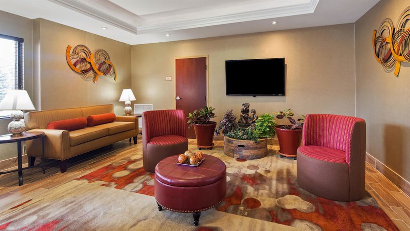 Imagen de los interiores del Hotel Best Western Plus Hopewell Fort Lee. Foto 17