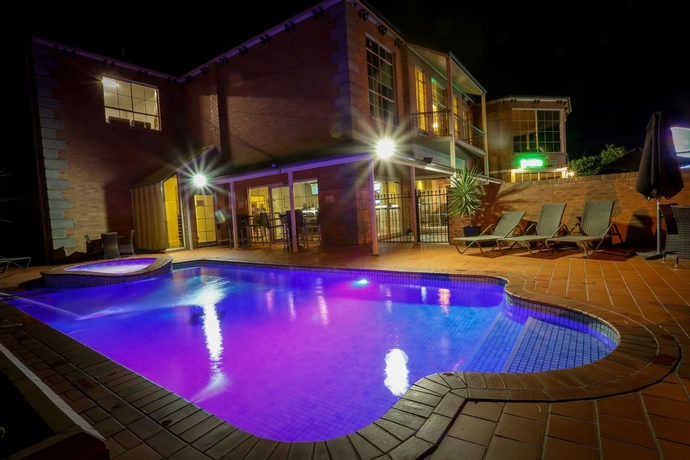 Imagen de la piscina del Hotel Best Western Plus Hovell Tree Inn. Foto 15