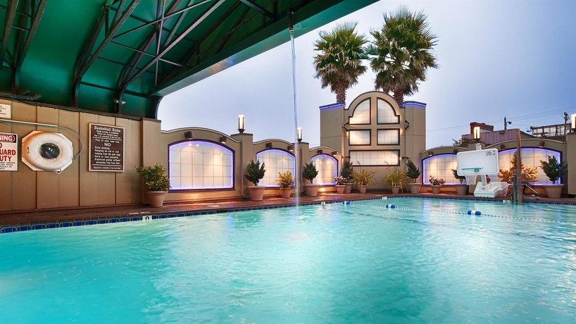 Imagen de la piscina del Hotel Best Western Plus Humboldt Bay. Foto 16