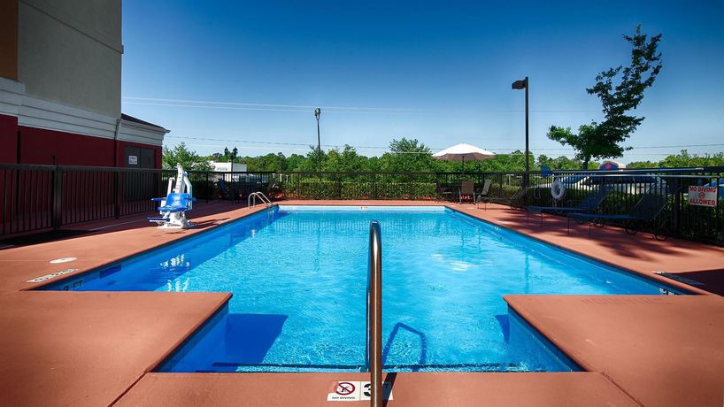 Imagen de la piscina del Hotel Best Western Plus Huntersville Inn and Suites Near Lake Norman. Foto 14