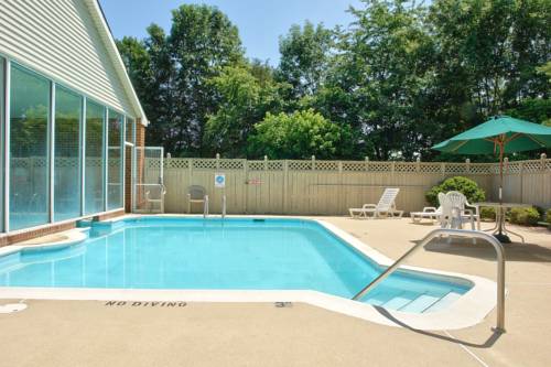Imagen de la piscina del Hotel Best Western Plus Inn At Hunt Ridge. Foto 15