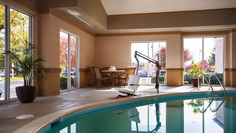 Imagen de la piscina del Hotel Best Western Plus Inn At Valley View. Foto 18