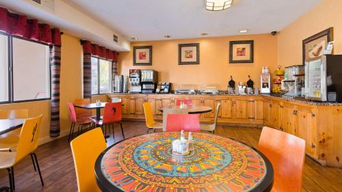 Imagen general del Hotel Best Western Plus Inn Of Santa Fe. Foto 2