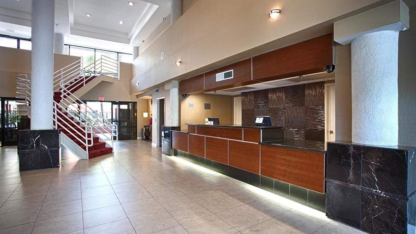 Imagen de los interiores del Hotel Best Western Plus Irvine Spectrum Hotel. Foto 12