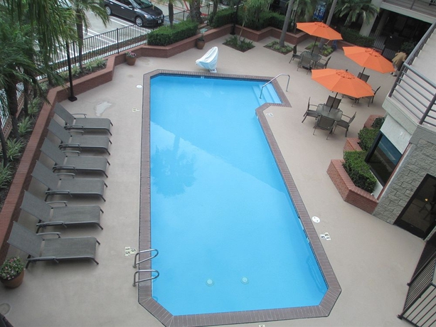 Imagen de la piscina del Hotel Best Western Plus Irvine Spectrum Hotel. Foto 13