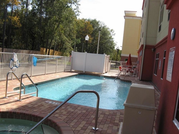 Imagen de la piscina del Hotel Best Western Plus Jacksonville West. Foto 15
