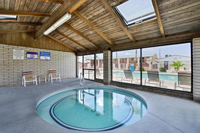 Imagen de la piscina del Hotel Best Western Plus King's Inn and Suites. Foto 16