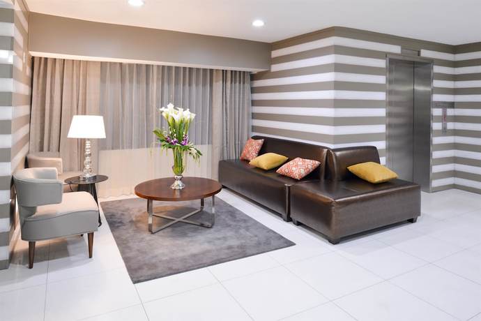 Imagen de los interiores del Hotel Best Western Plus La Mid Town. Foto 18