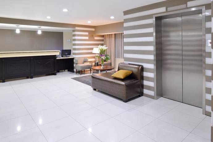 Imagen de los interiores del Hotel Best Western Plus La Mid Town. Foto 19