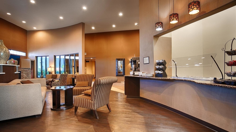 Imagen del bar/restaurante del Hotel Best Western Plus Lackland Hotel and Suites. Foto 3