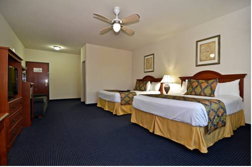 Imagen de la habitación del Hotel Best Western Plus Lake Dallas Inn & Suites. Foto 3