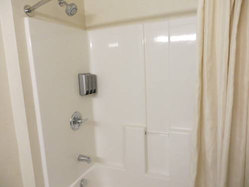 Imagen de la habitación del Hotel Best Western Plus Lake Elsinore Inn and Suites. Foto 16