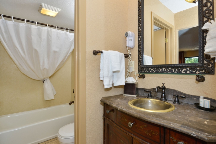 Imagen de la habitación del Hotel Best Western Plus Landing View Inn & Suites. Foto 8