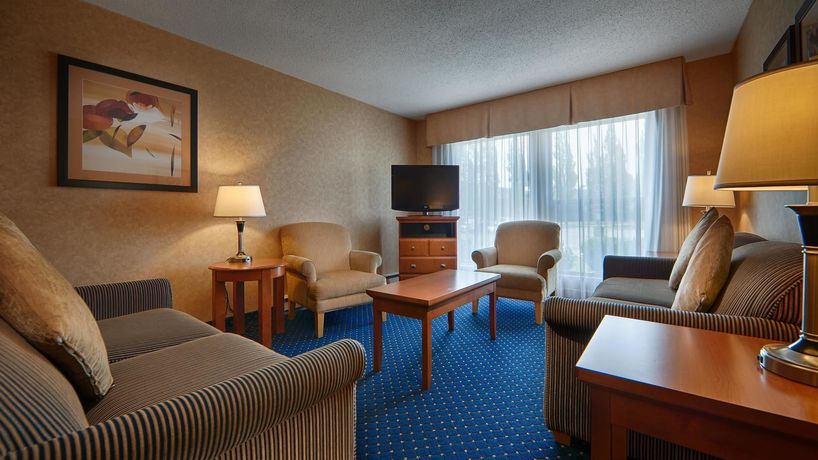 Imagen del bar/restaurante del Hotel Best Western Plus Langley Inn. Foto 3
