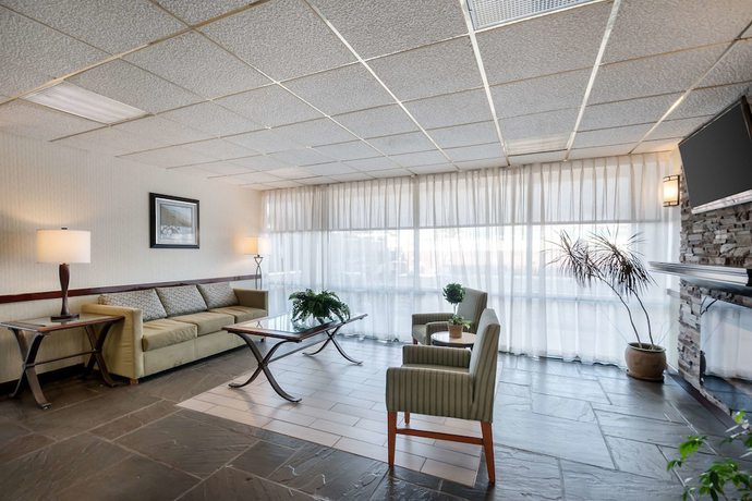 Imagen de los interiores del Hotel Best Western Plus Laurel. Foto 19