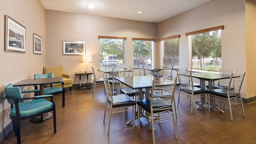 Imagen de los interiores del Hotel Best Western Plus Lee's Summit and Suites. Foto 18