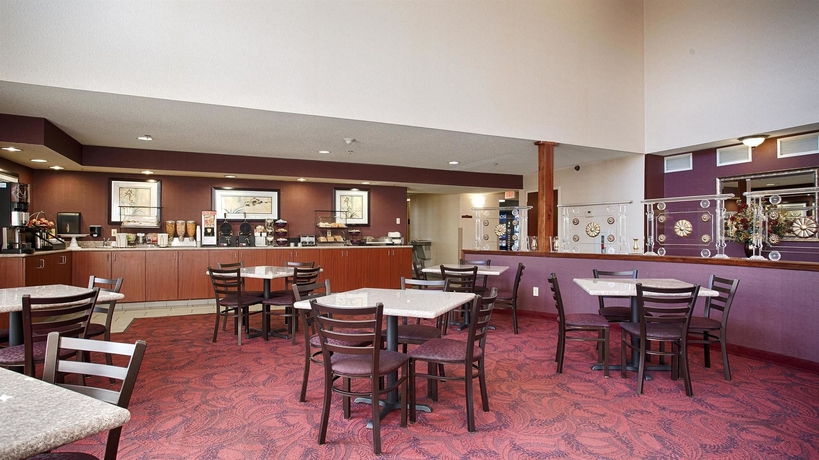 Imagen del bar/restaurante del Hotel Best Western Plus Liverpool-syracuse Inn And Suites. Foto 2