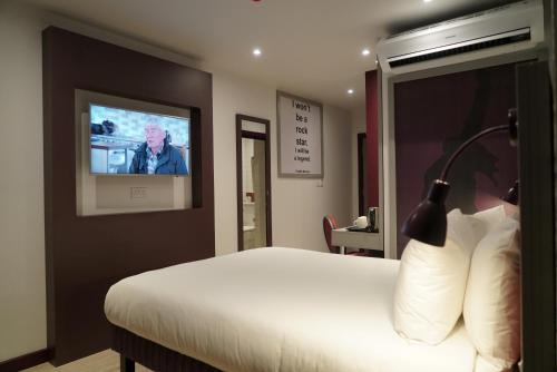 Imagen de la habitación del Hotel Best Western Plus London Wembley. Foto 13