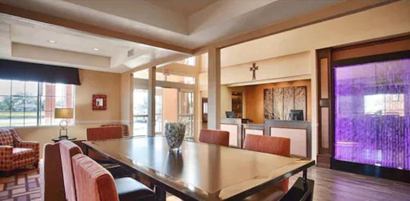 Imagen de los interiores del Hotel Best Western Plus Lubbock Windsor Inn. Foto 19