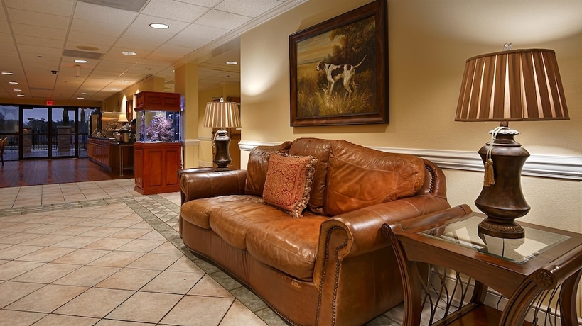 Imagen de los interiores del Hotel Best Western Plus Madison Inn. Foto 16