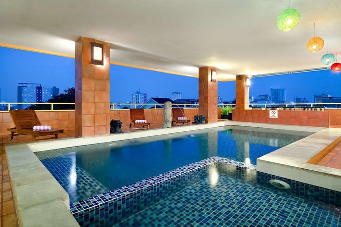 Imagen de la piscina del Hotel Best Western Plus Makassar Beach. Foto 14