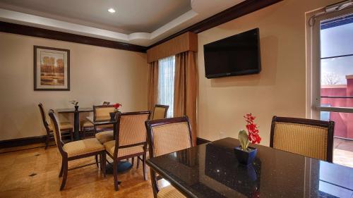 Imagen general del Hotel Best Western Plus Manvel Inn & Suites. Foto 3