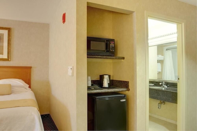 Imagen de la habitación del Hotel Best Western Plus Media Center Inn and Suites. Foto 6