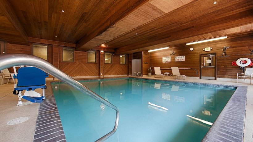 Imagen de la piscina del Hotel Best Western Plus Meridian, Meridian. Foto 19