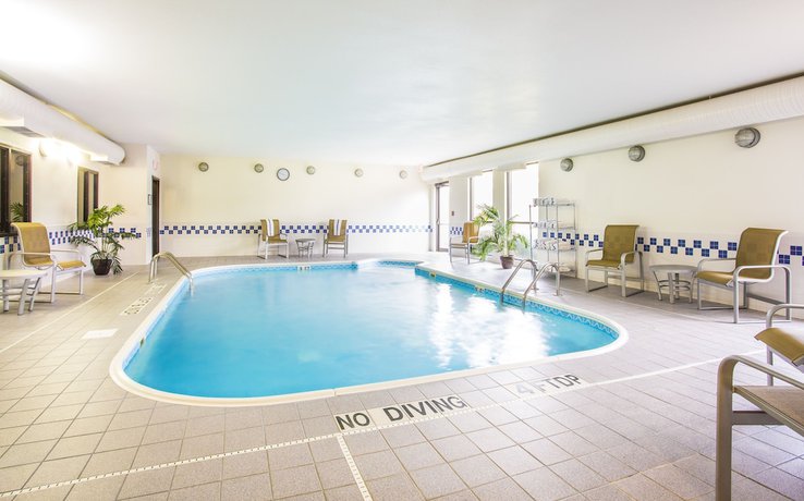Imagen de la piscina del Hotel Best Western Plus Mishawaka Inn. Foto 19