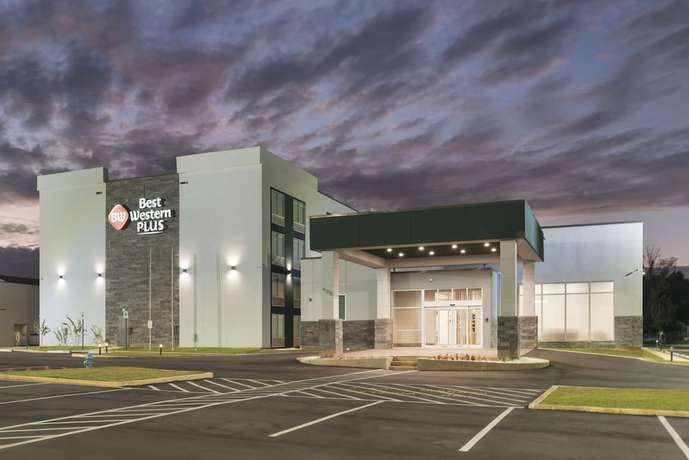 Imagen general del Hotel Best Western Plus Mobile Inn and Suites. Foto 1