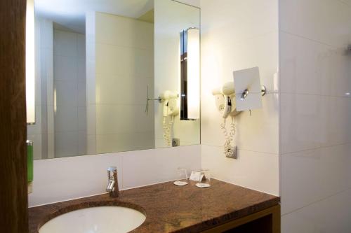 Imagen de la habitación del Hotel Best Western Plus Monopole Metropole. Foto 6