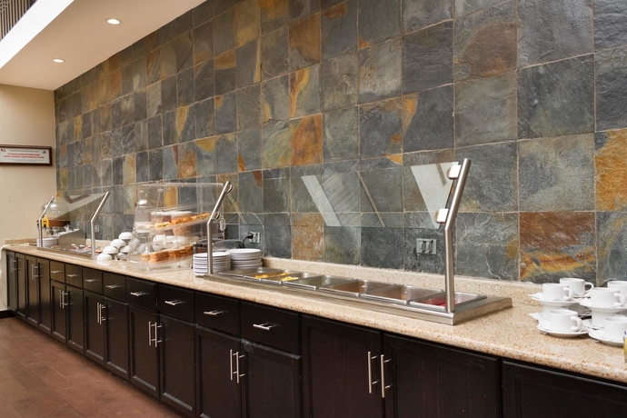 Imagen del bar/restaurante del Hotel Best Western Plus Monterrey Airport. Foto 3