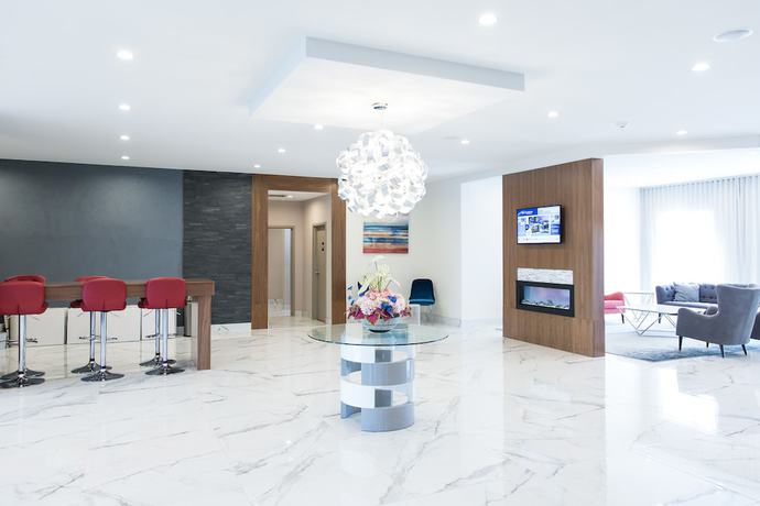 Imagen de los interiores del Hotel Best Western Plus Montreal East. Foto 14