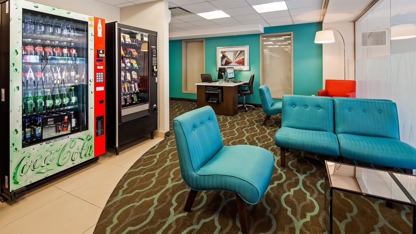 Imagen de los interiores del Hotel Best Western Plus Montreal. Foto 18