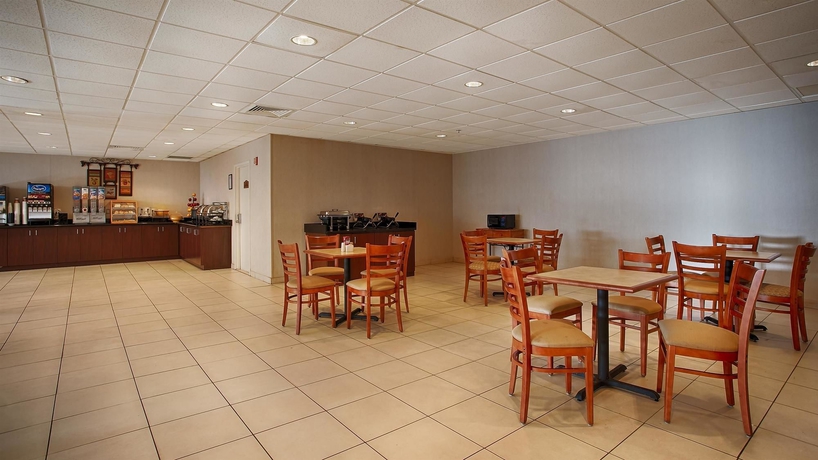 Imagen del bar/restaurante del Hotel Best Western Plus Mount Vernon ft. Belvoir. Foto 4