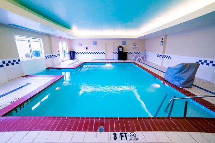 Imagen de la piscina del Hotel Best Western Plus Nashville Airport Hotel. Foto 19