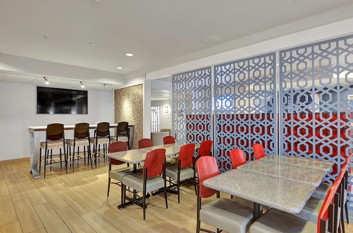 Imagen de los interiores del Hotel Best Western Plus Navigator Inn & Suites. Foto 15