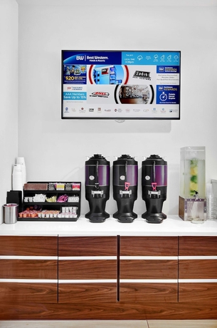 Imagen de los interiores del Hotel Best Western Plus Navigator Inn & Suites. Foto 18