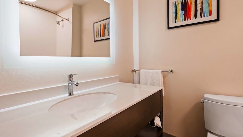 Imagen de la habitación del Hotel Best Western Plus New Barstow Inn And Suites. Foto 8