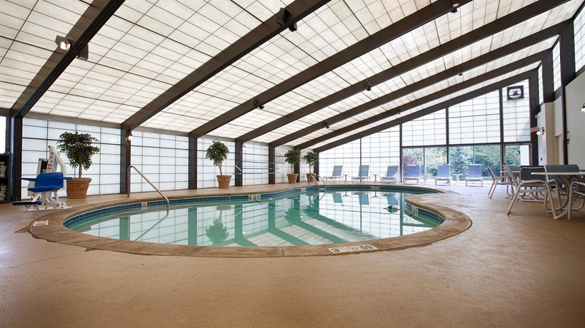 Imagen de la piscina del Hotel Best Western Plus New Englander. Foto 16