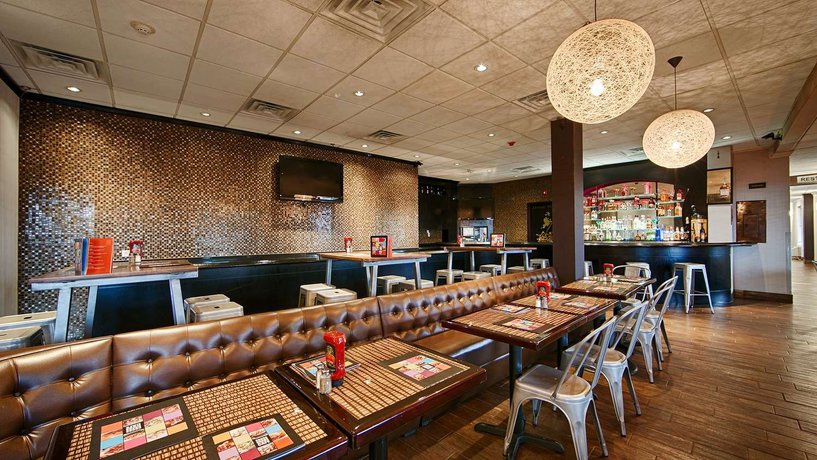 Imagen del bar/restaurante del Hotel Best Western Plus Newark Airport West. Foto 2