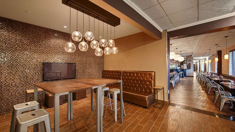 Imagen del bar/restaurante del Hotel Best Western Plus Newark Airport West. Foto 3