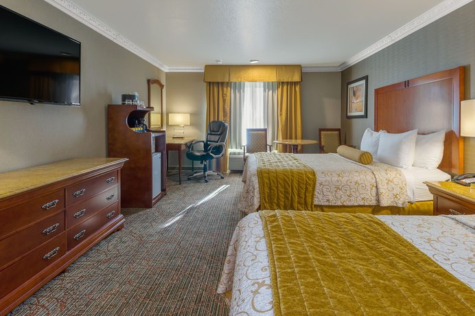Imagen de la habitación del Hotel Best Western Plus Newport Mesa Inn. Foto 10