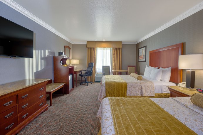 Imagen de la habitación del Hotel Best Western Plus Newport Mesa Inn. Foto 13