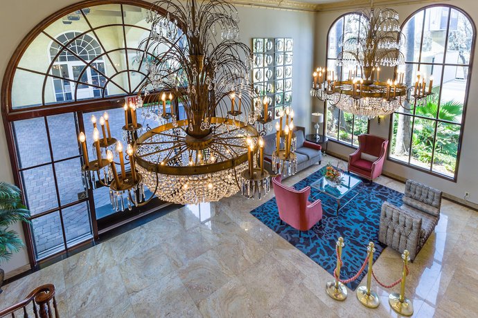 Imagen de los interiores del Hotel Best Western Plus Newport Mesa Inn. Foto 18